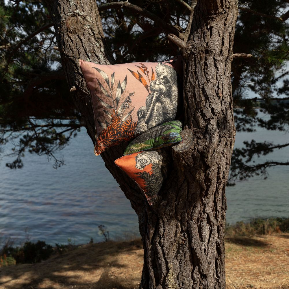 Le Monde Sauvage - Coussin Bestiaire géant SidLe Monde Sauvage - Coussin bestiaire Sherkan