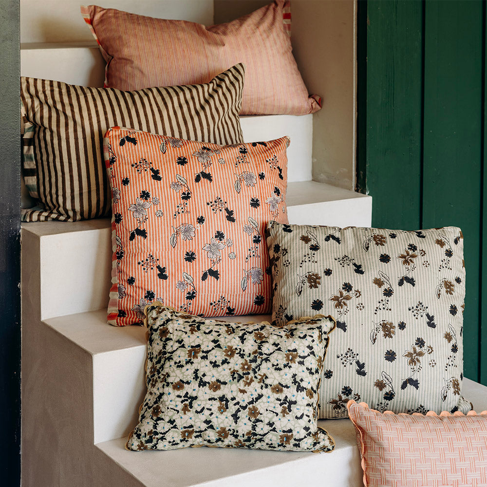 Coussin à motif - Le Monde Sauvage